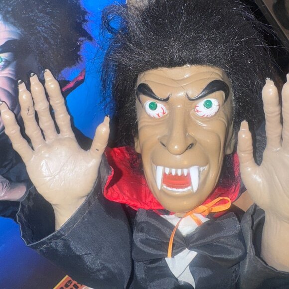 Vintage Gemmy Halloween 24” Hanging Animated Vampire Decoration - Picture 3 of 7